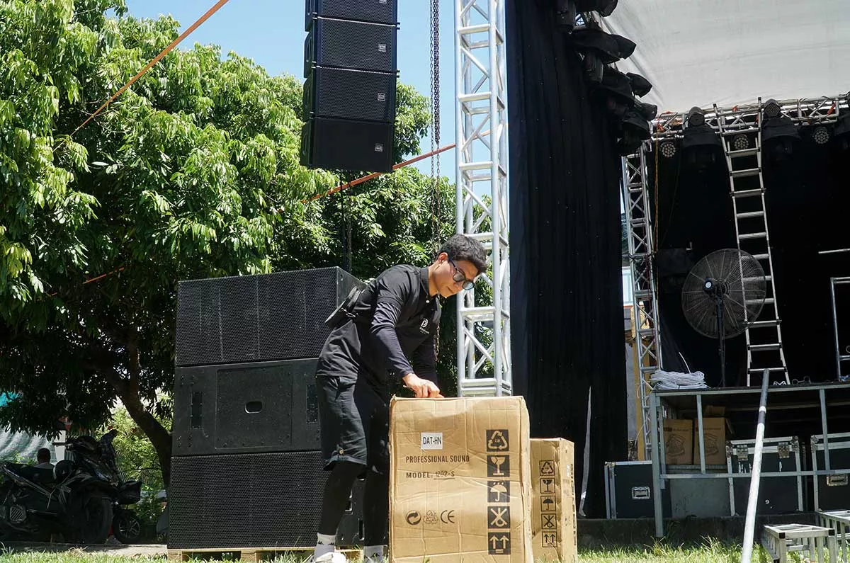 Hệ thống loa line array cho sự kiện ngoài trời